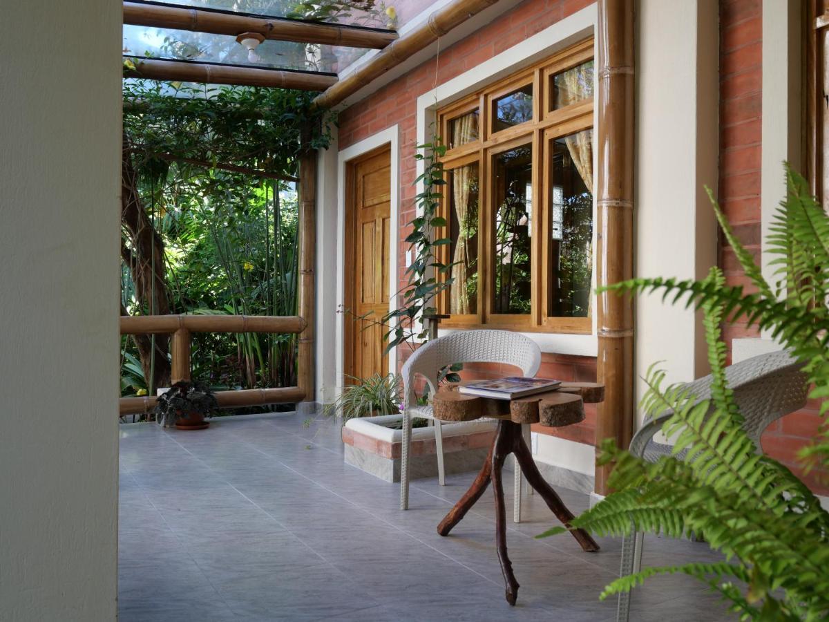 Bed and Breakfast Casa Del Rio En Mindo Exterior foto